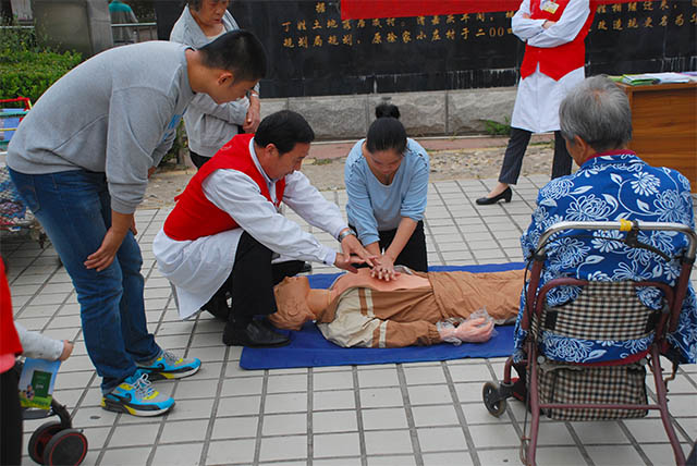 传播应急知识 关爱生命健康 ——潍坊市市立医院急救知识科普进社区